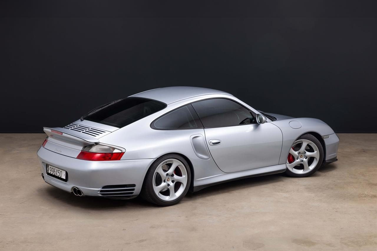 2002 Porsche 911 Turbo Coupe AWD 3.6P 6M 2DR