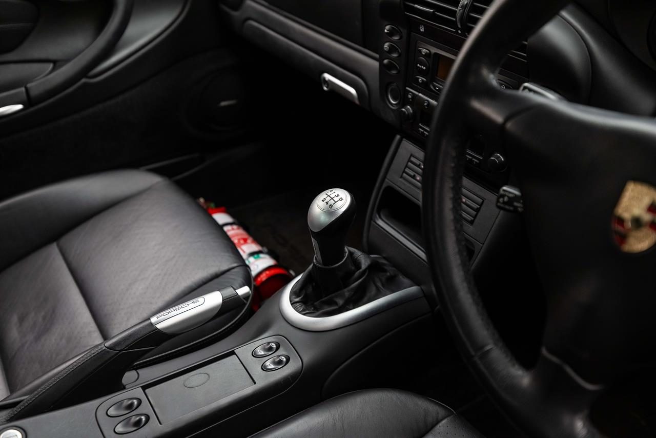 2002 Porsche 911 Turbo Coupe AWD 3.6P 6M 2DR