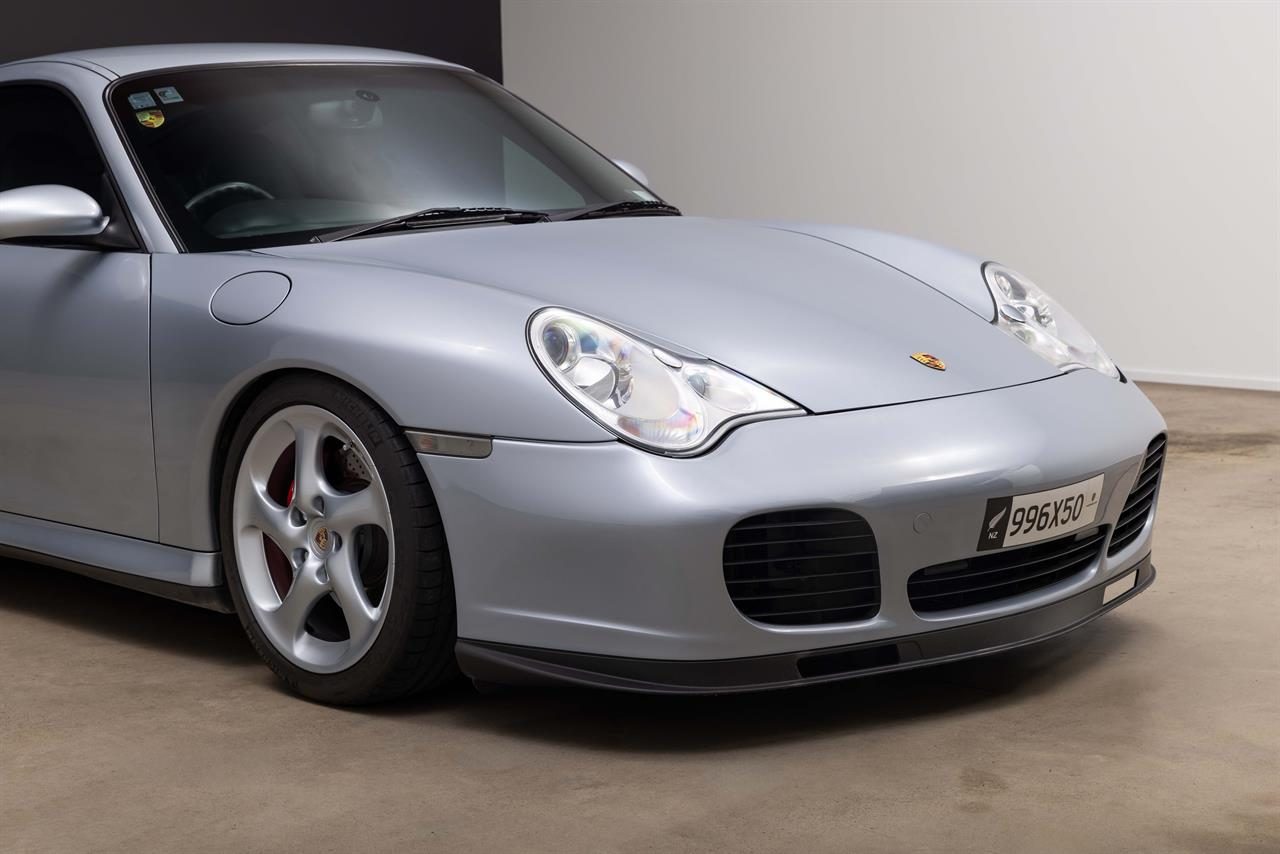 2002 Porsche 911 Turbo Coupe AWD 3.6P 6M 2DR