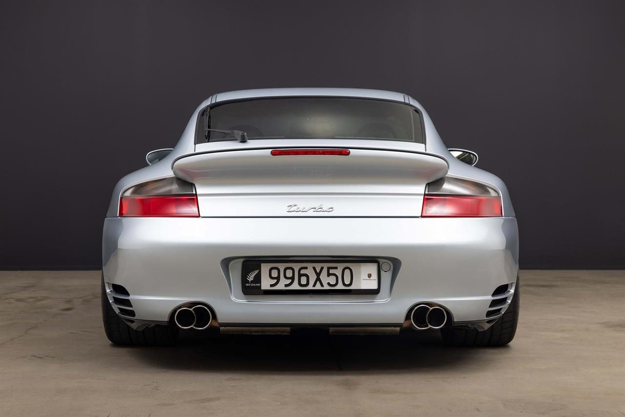 2002 Porsche 911 Turbo Coupe AWD 3.6P 6M 2DR