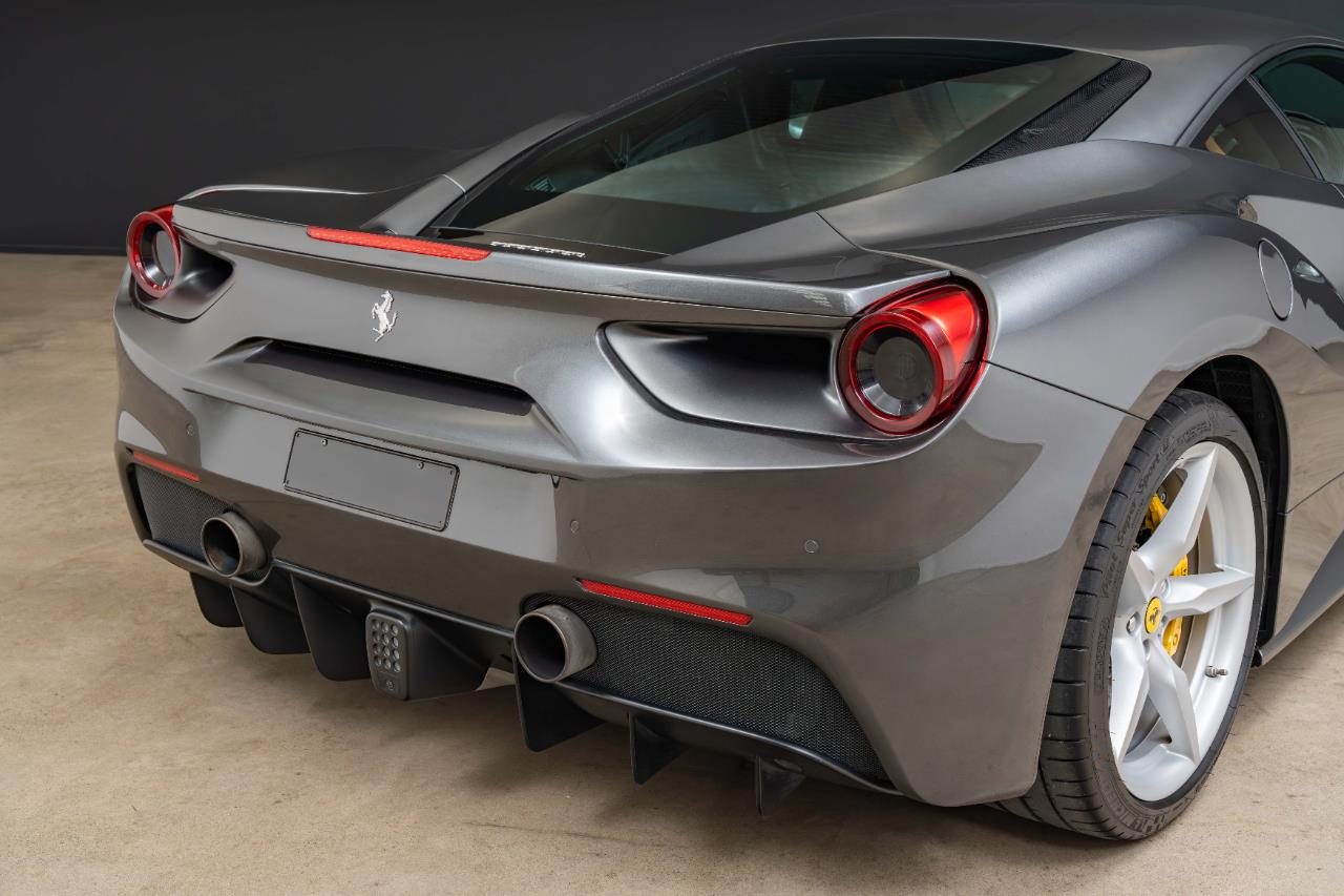 2016 Ferrari 488 GTB 3.9P/7AM/SP/2DR