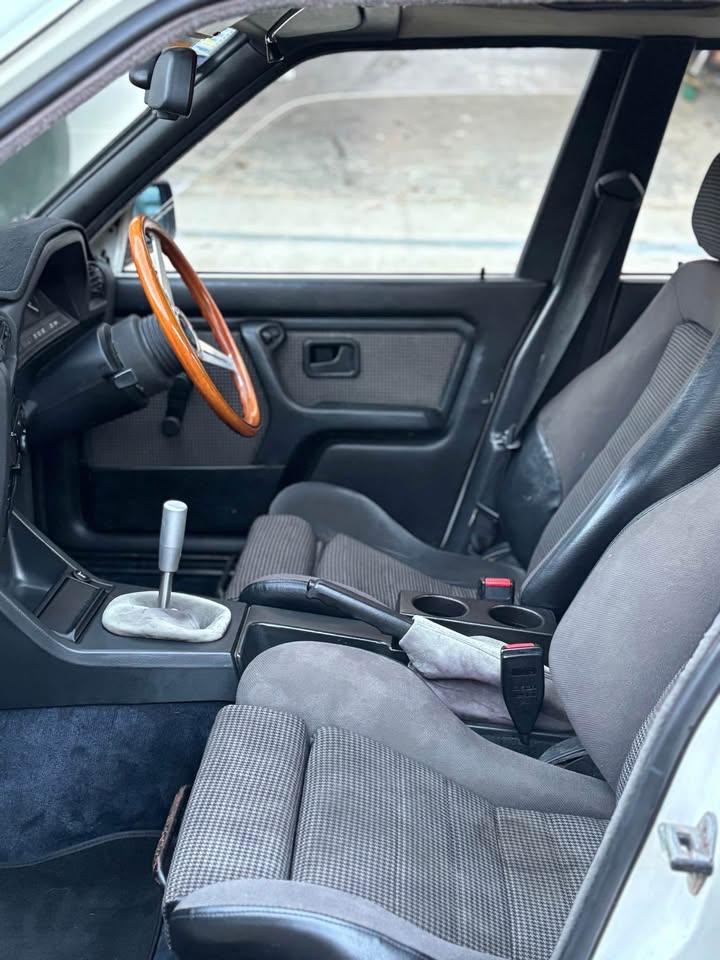 1985 BMW E30 325i