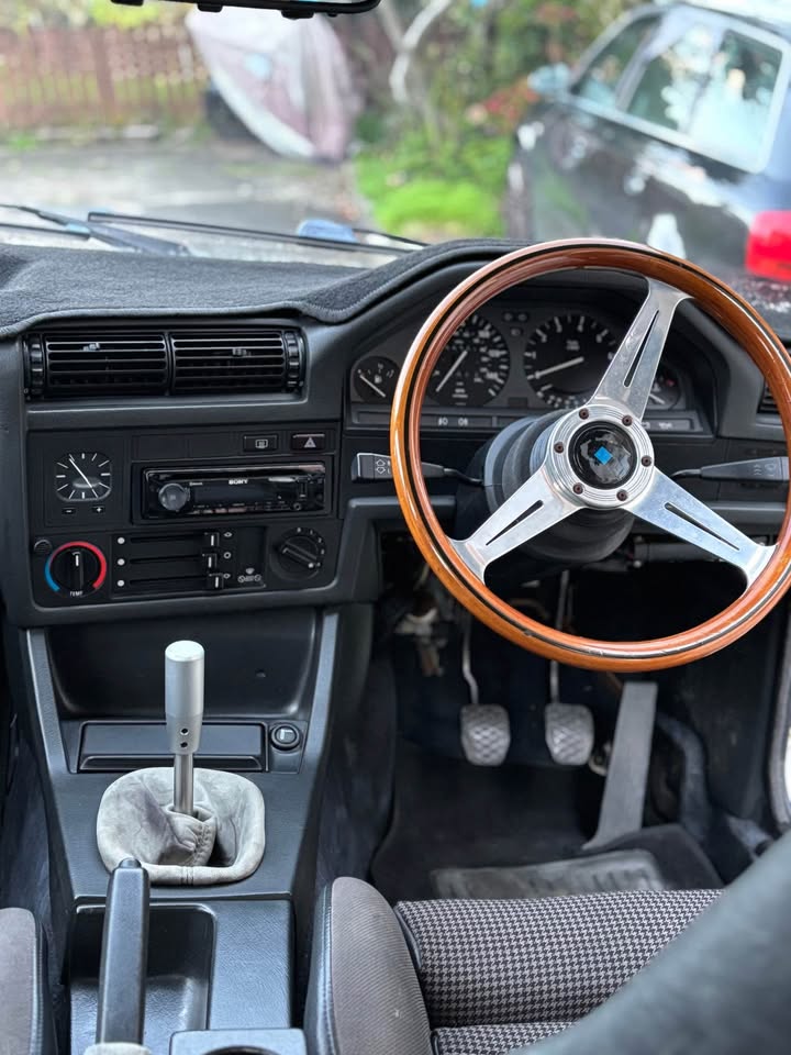 1985 BMW E30 325i