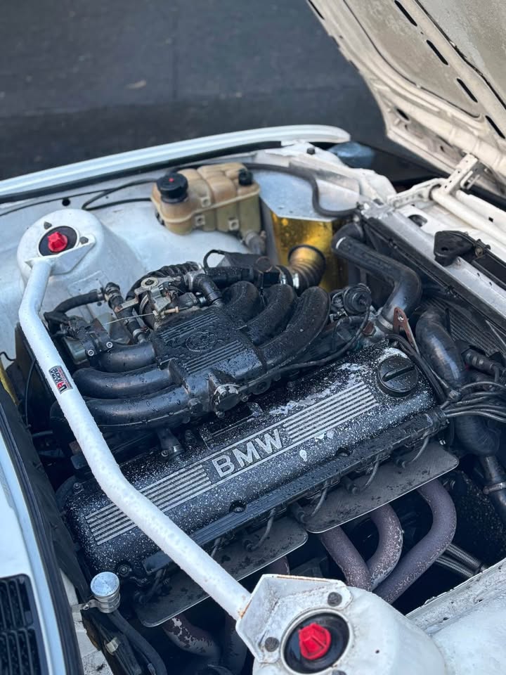 1985 BMW E30 325i