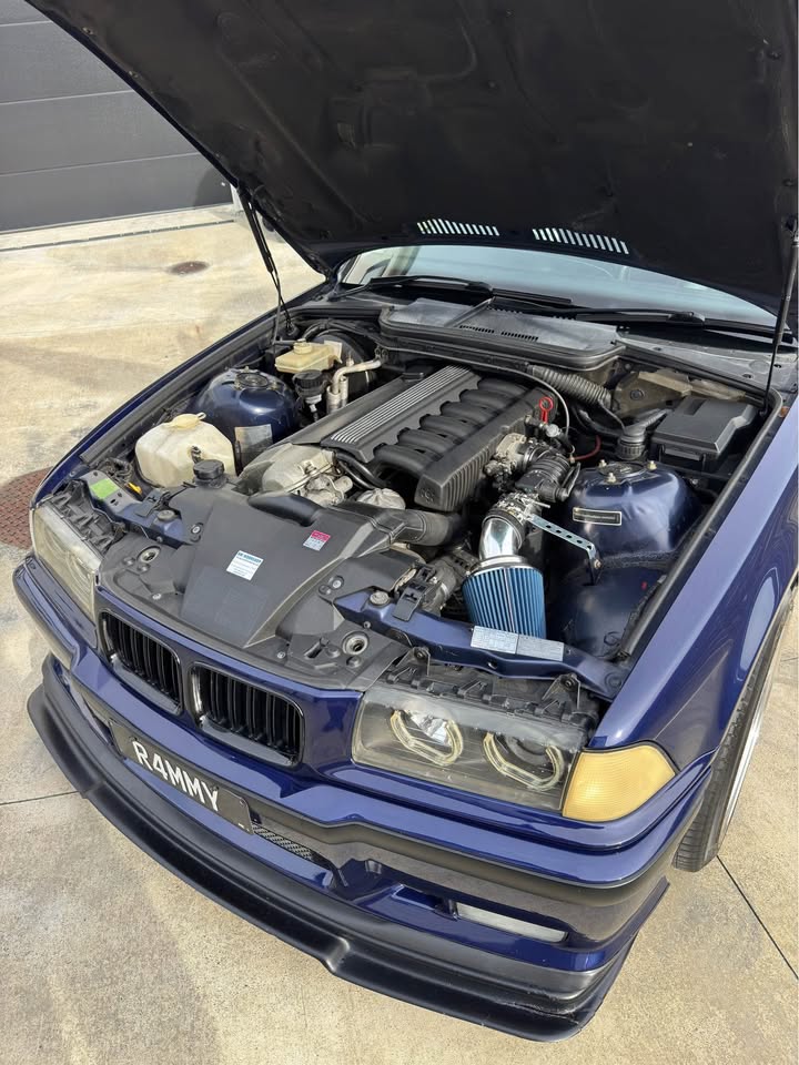 1995 BMW E36 320i coupe