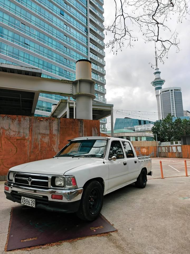1998 Toyota Hilux RN85