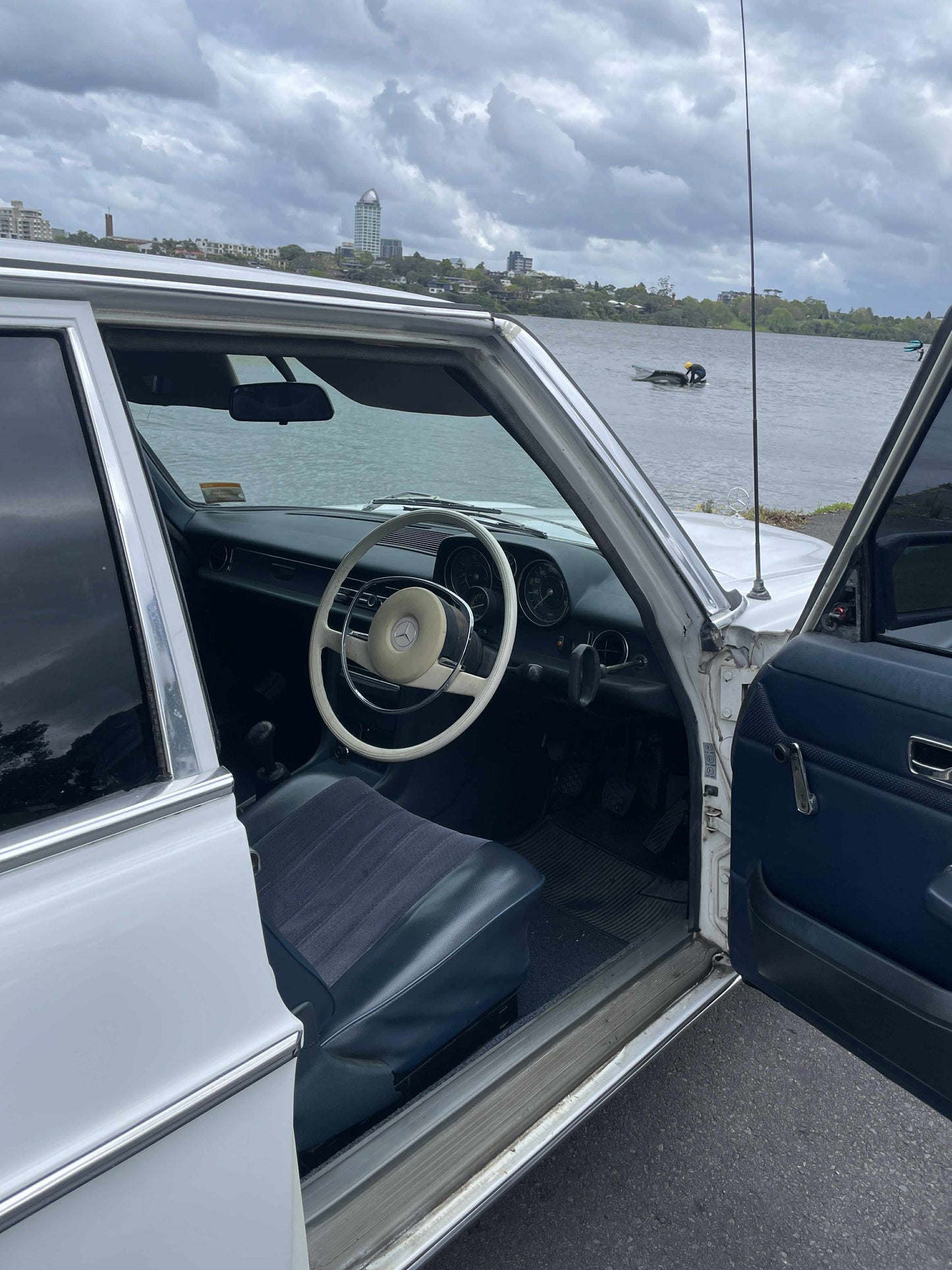 1976 Mercedes-Benz W115 230