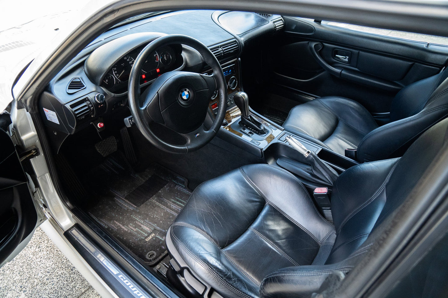 BMW Z3 Coupe ( Silver ) - WBACK51020LC99217
