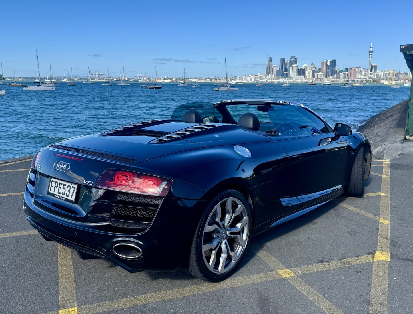 2010 Audi R8 Spyder R
