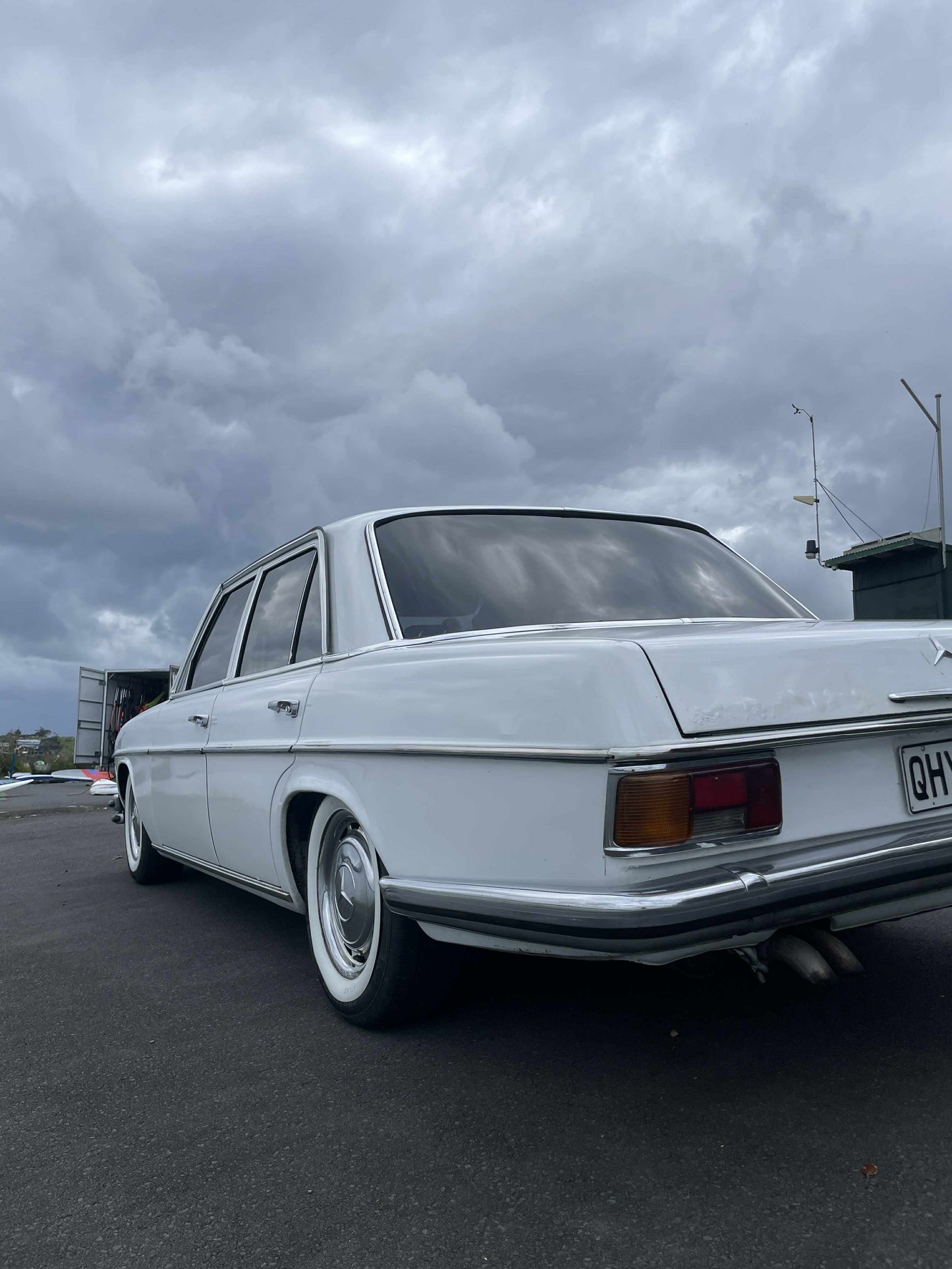 1976 Mercedes-Benz W115 230