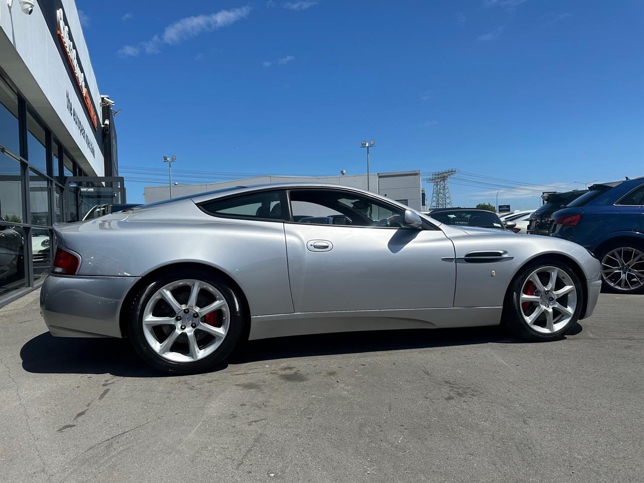 2004 Aston Martin Vanquish 6.0 V12 Generation 1