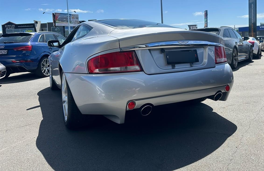 2004 Aston Martin Vanquish 6.0 V12 Generation 1