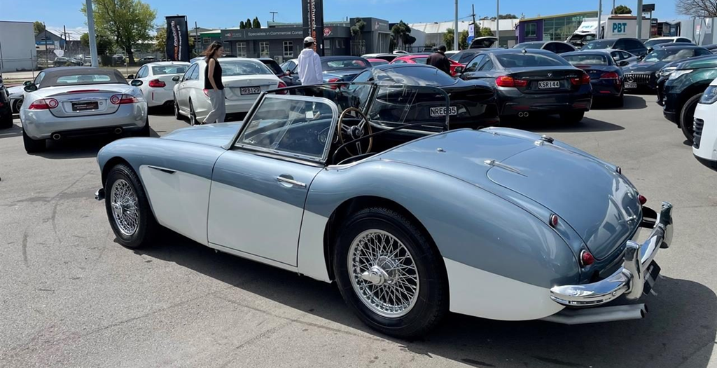 1959 Austin Healey 100-6 BN Roadster