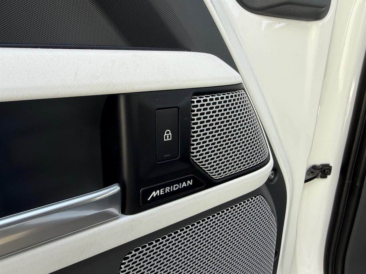 2022 Land Rover Defender 130 D300 HSE First Edition 8 Seater