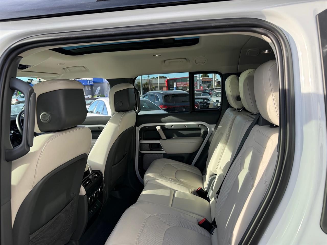 2022 Land Rover Defender 130 D300 HSE First Edition 8 Seater