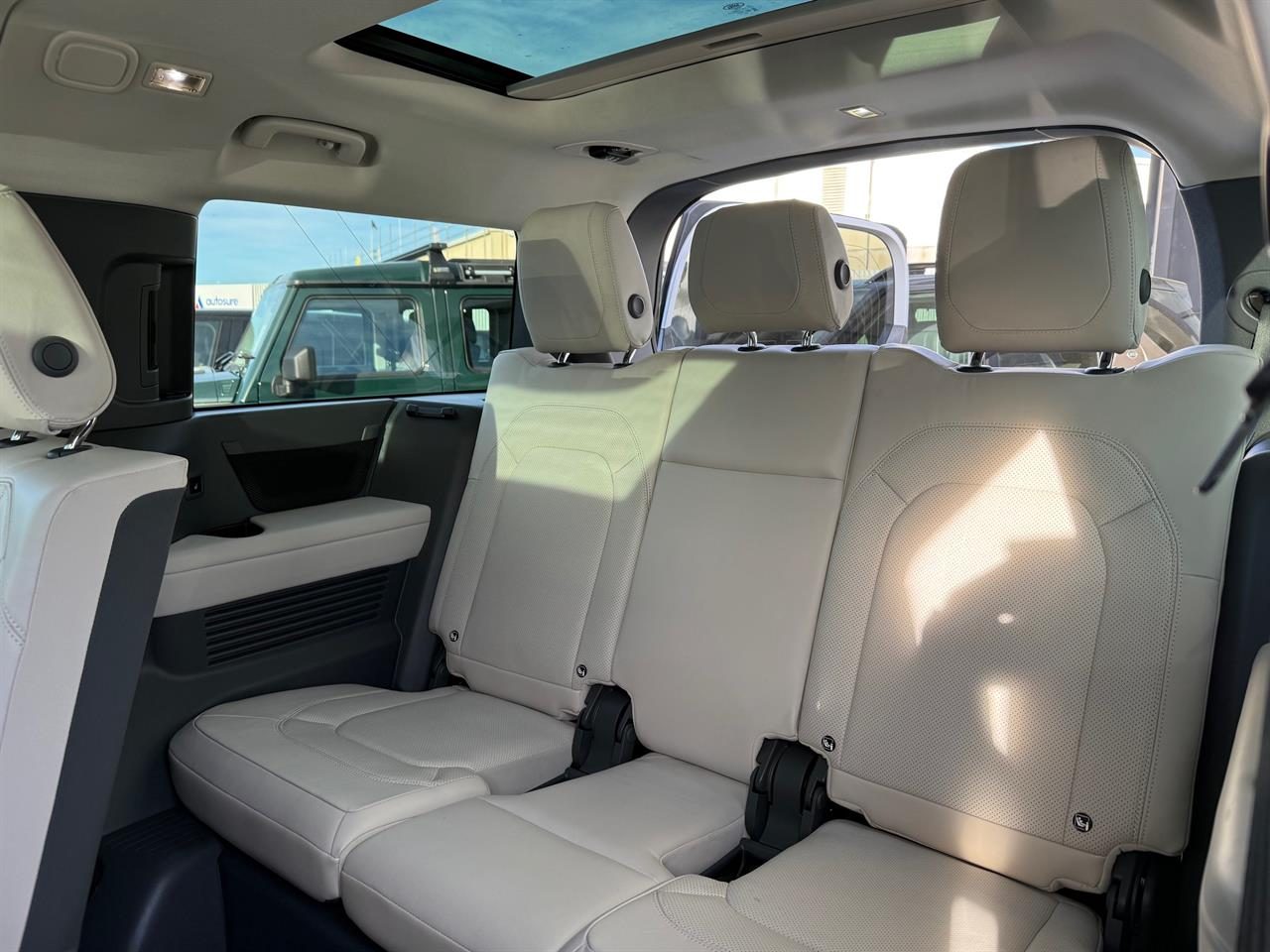 2022 Land Rover Defender 130 D300 HSE First Edition 8 Seater