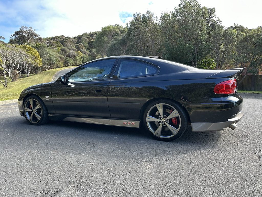 2002 Holden HSV GTS
