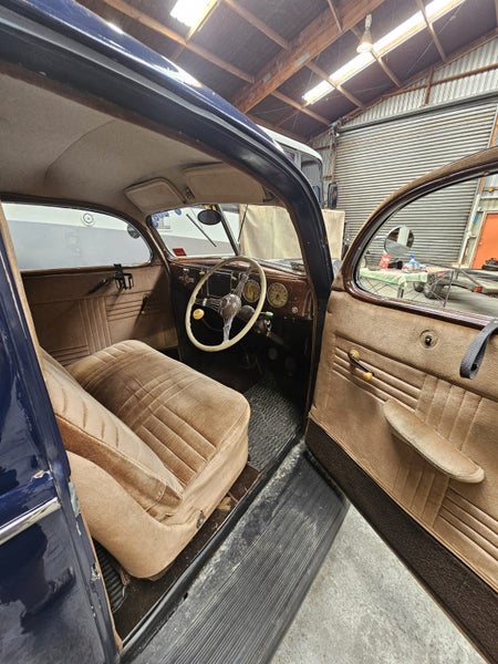 1939 Ford Deluxe Sloper