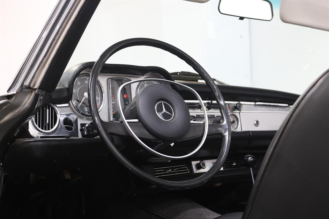 1969 Mercedes-Benz 280 SL