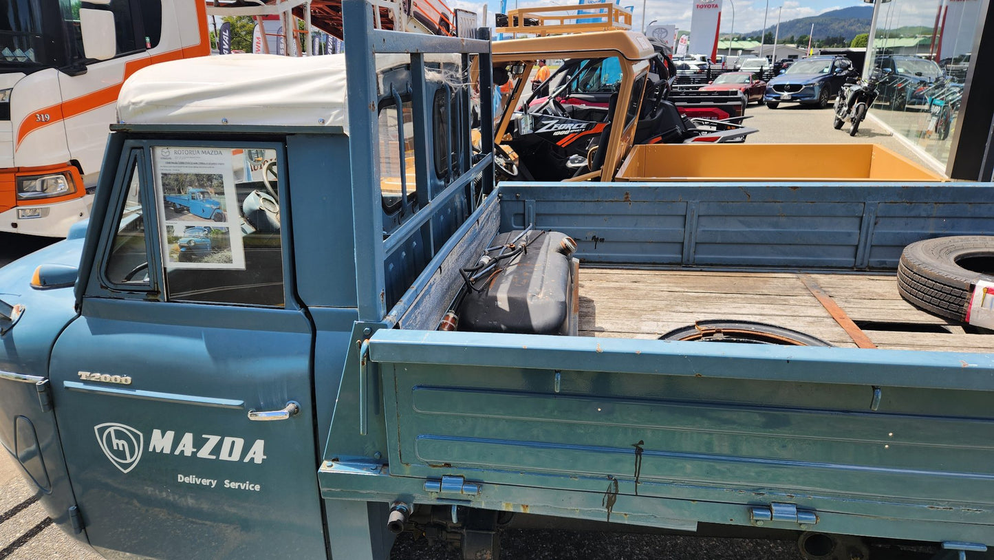 1968 Mazda T2000 3 wheel truck