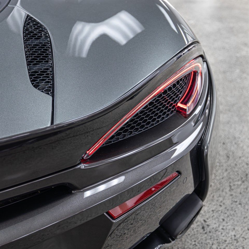 2017 McLaren 570GT