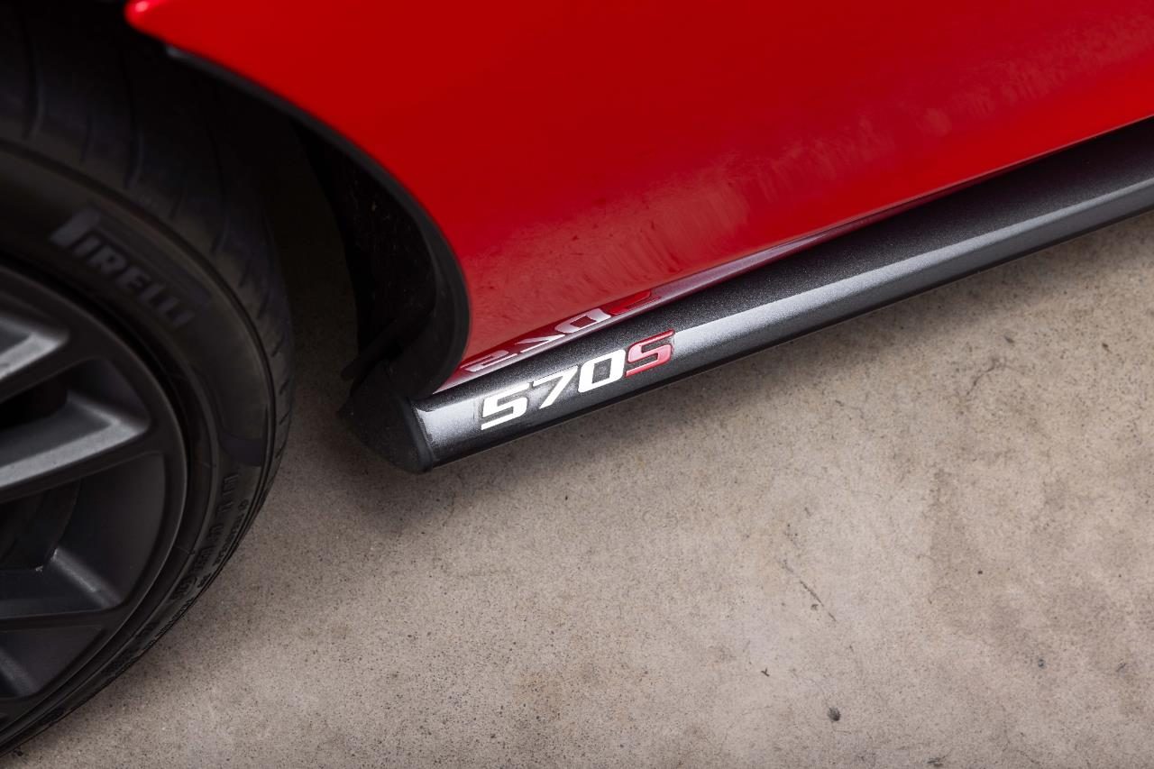 2016 McLaren 570S 3.8P/7AT/SP/2DR/2S
