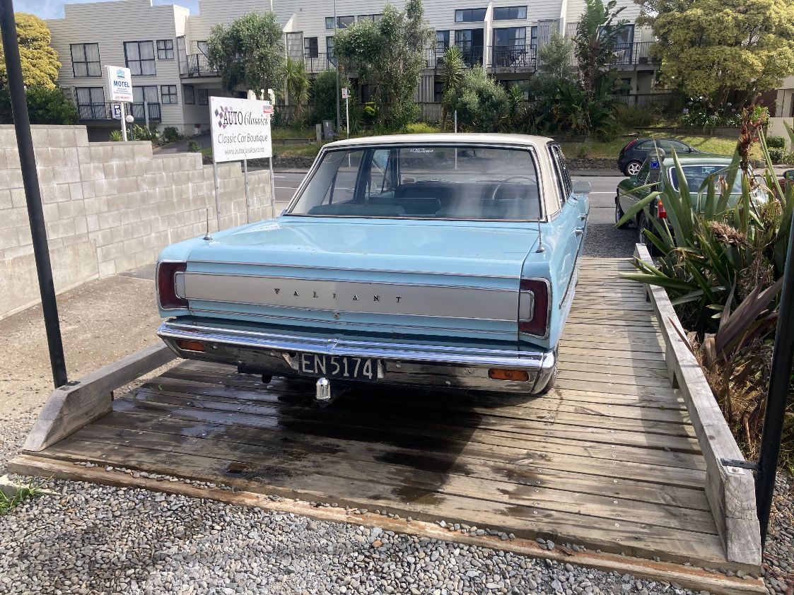 1968 Chrysler Valiant 225