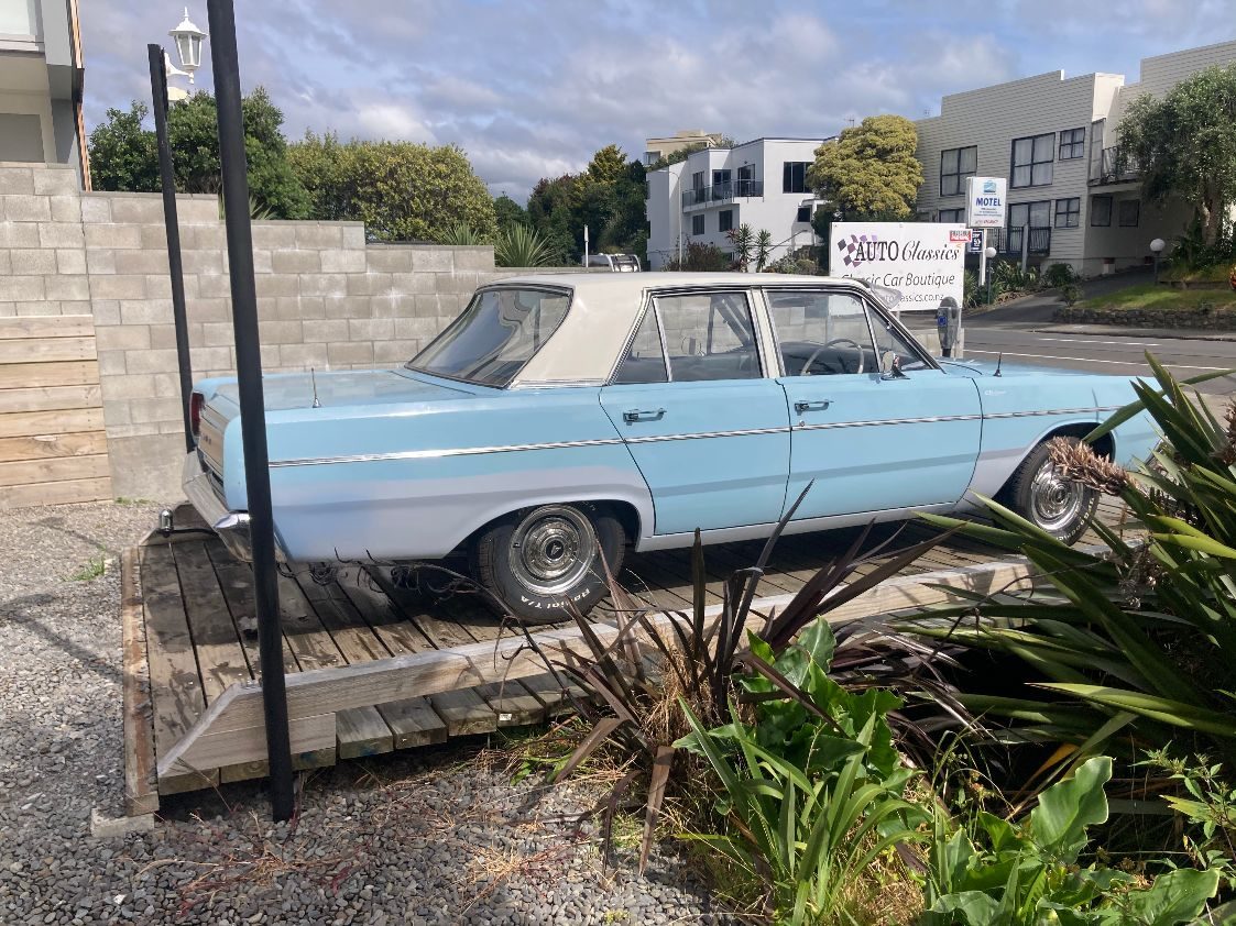 1968 Chrysler Valiant 225