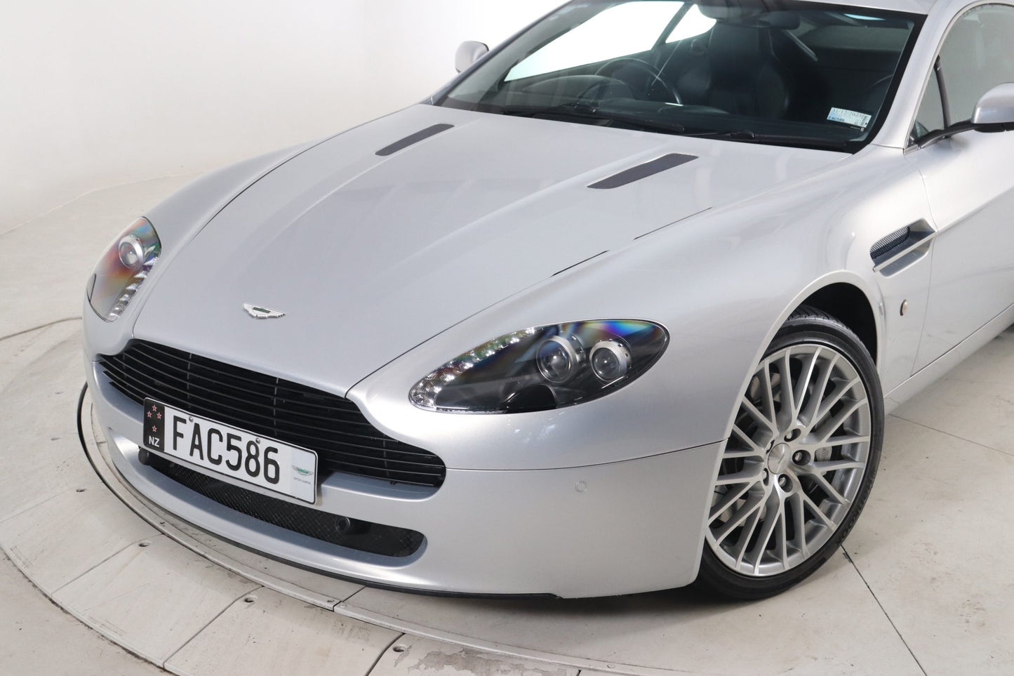 2009 Aston Martin Vantage 4.7L 6M
