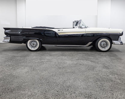 1957 Ford Fairlane Sunliner