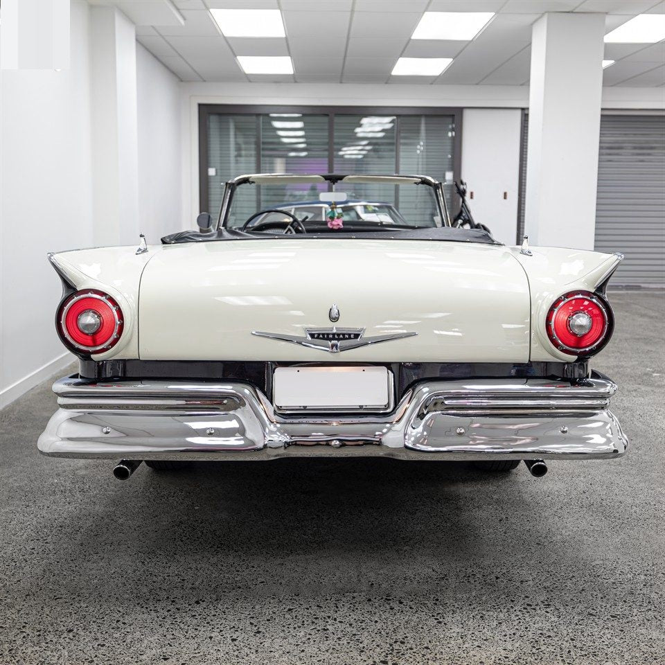 1957 Ford Fairlane Sunliner