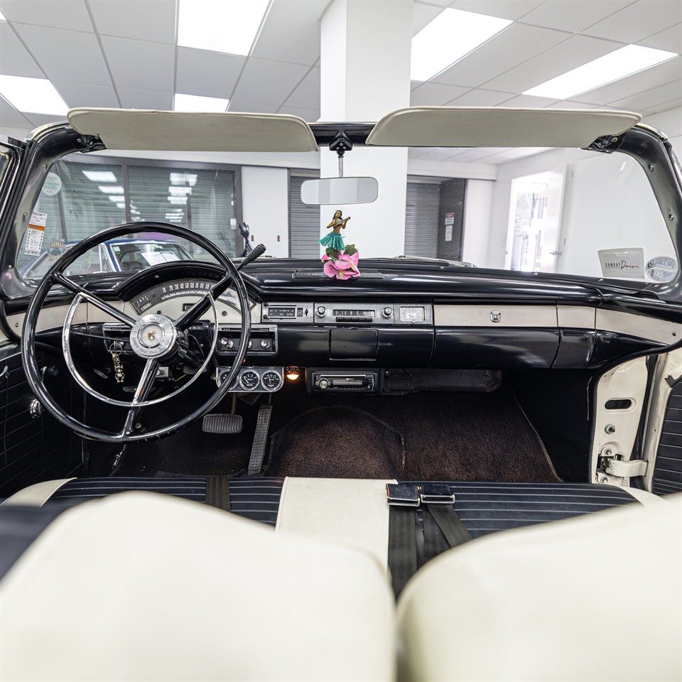 1957 Ford Fairlane Sunliner