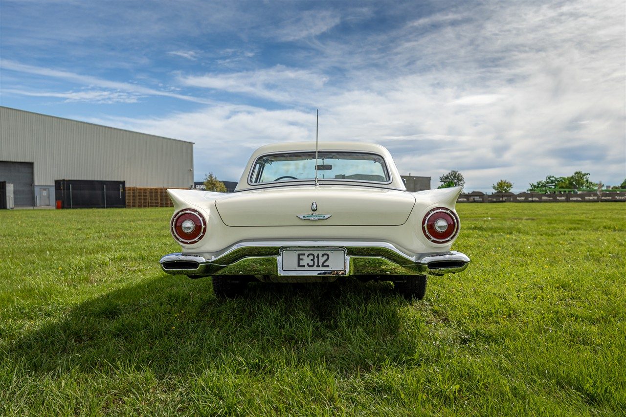 1957 Ford Thunderbird