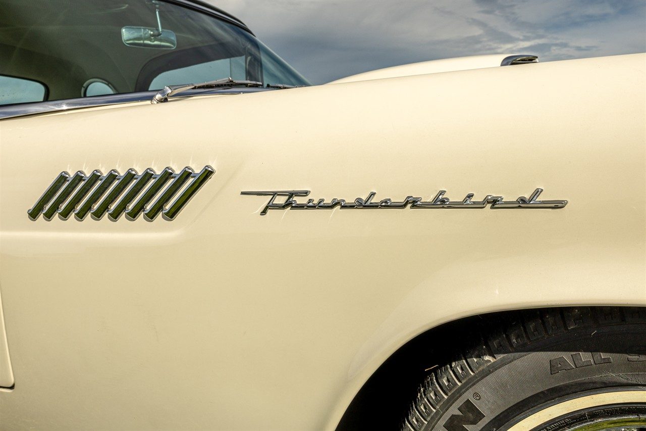 1957 Ford Thunderbird