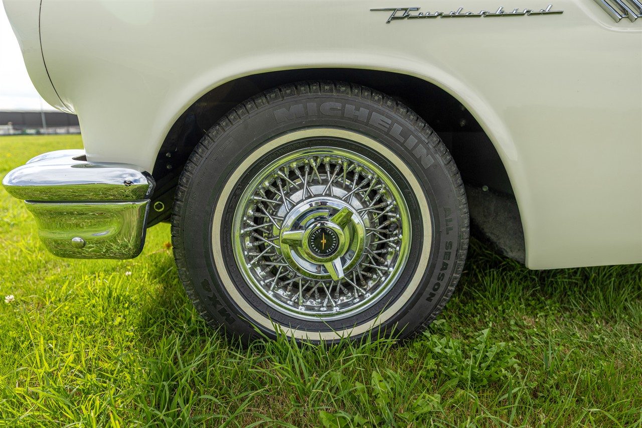 1957 Ford Thunderbird