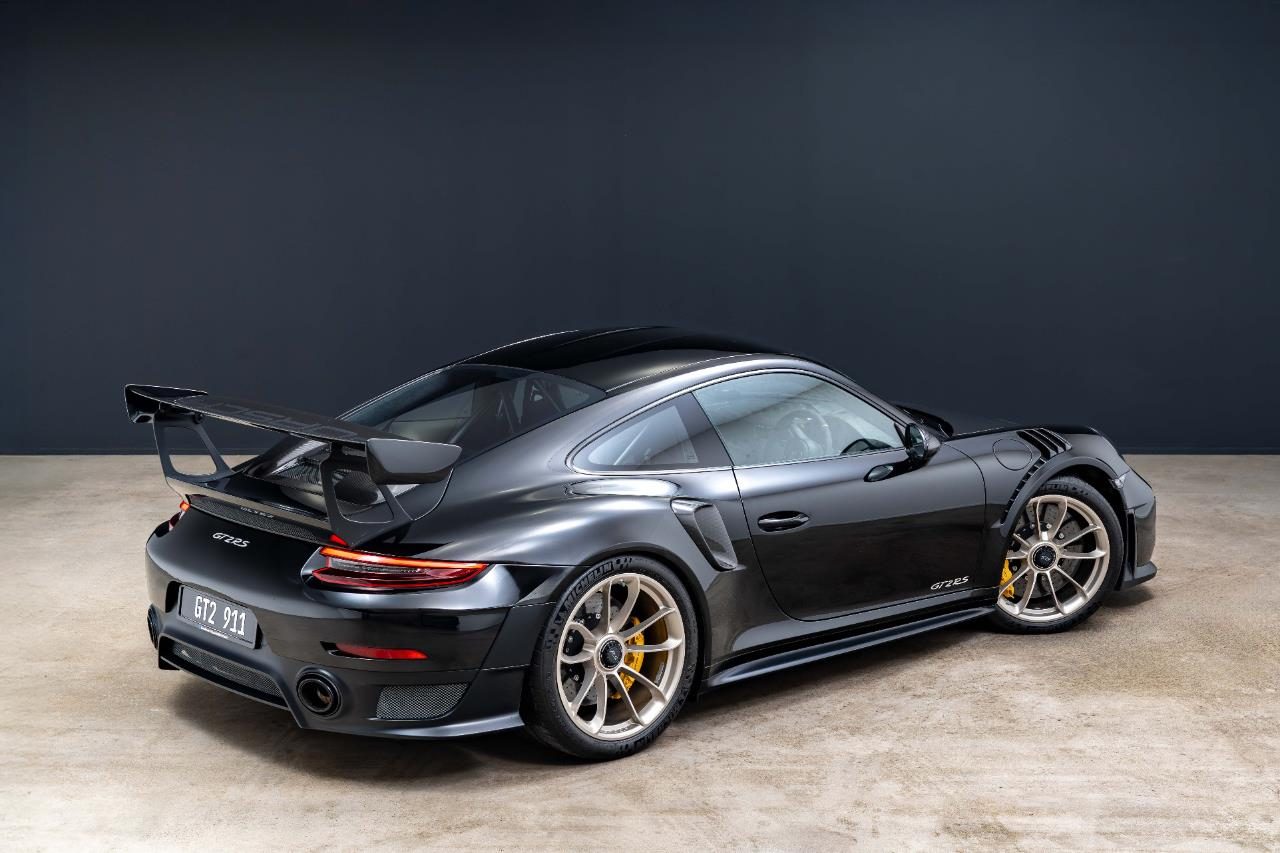2019 Porsche 911 GT2 RS 3.8PT/6AM