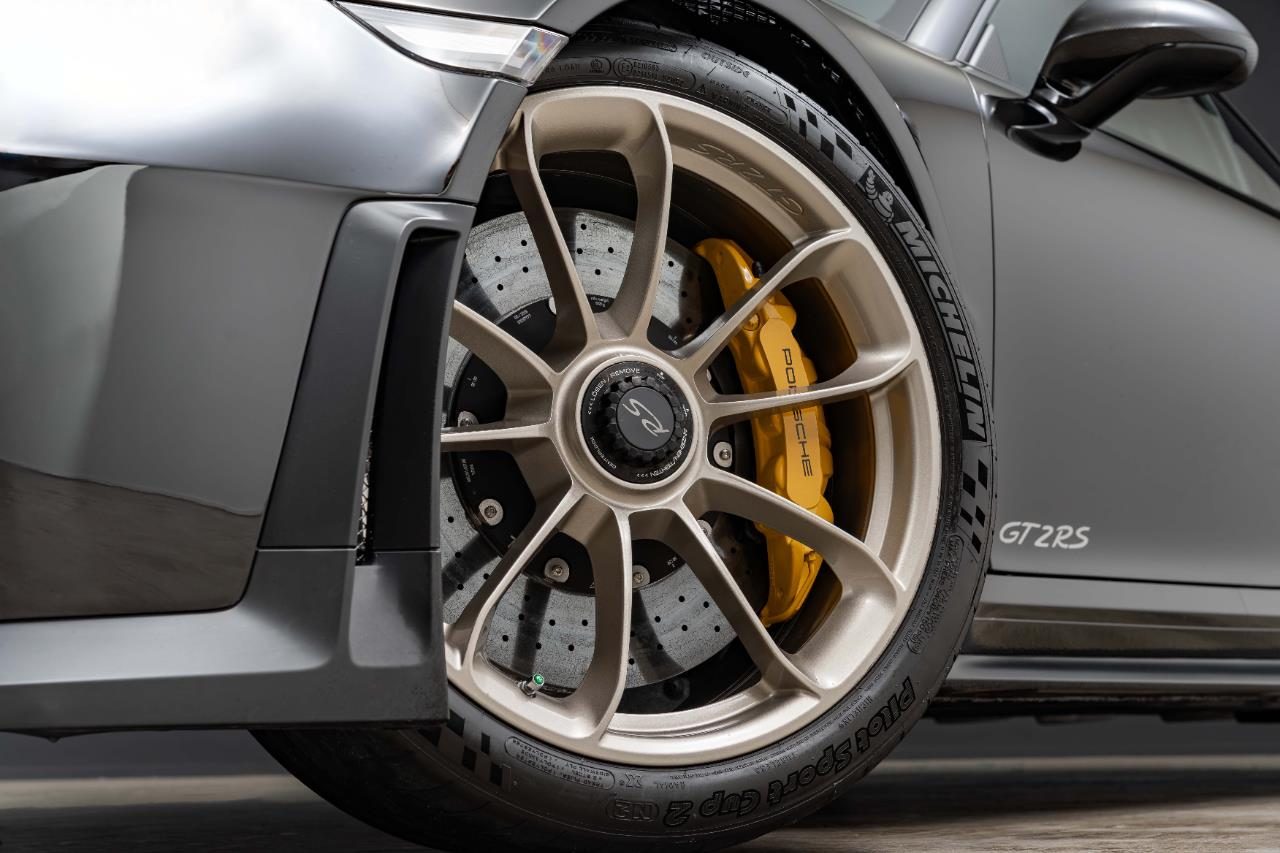 2019 Porsche 911 GT2 RS 3.8PT/6AM