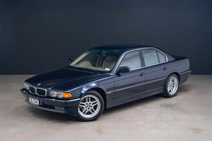2000 BMW 740i