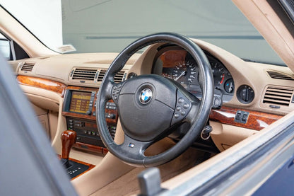 2000 BMW 740i