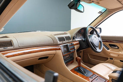 2000 BMW 740i