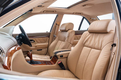 2000 BMW 740i
