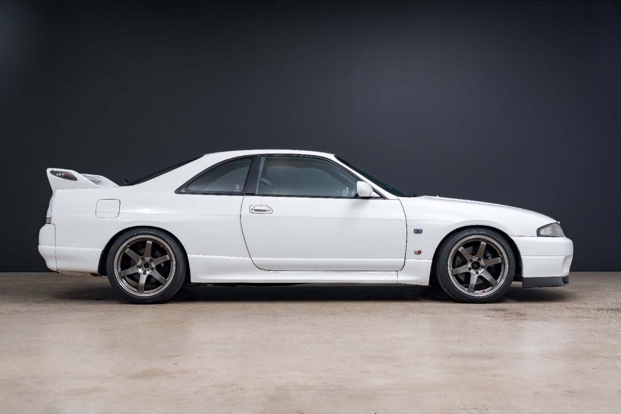 1995 Nissan Skyline GT-R V-Spec (R33)