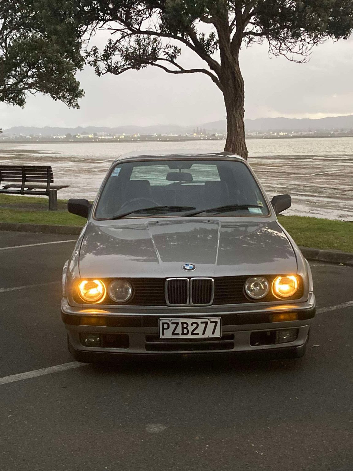 1988 BMW 320i