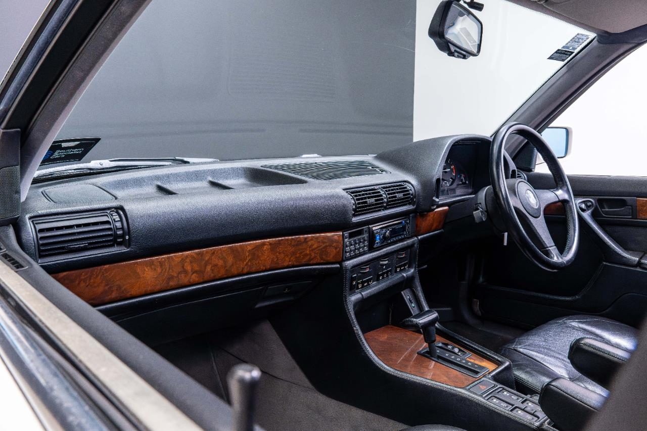 1989 BMW 750iL Sedan V12 (E32)