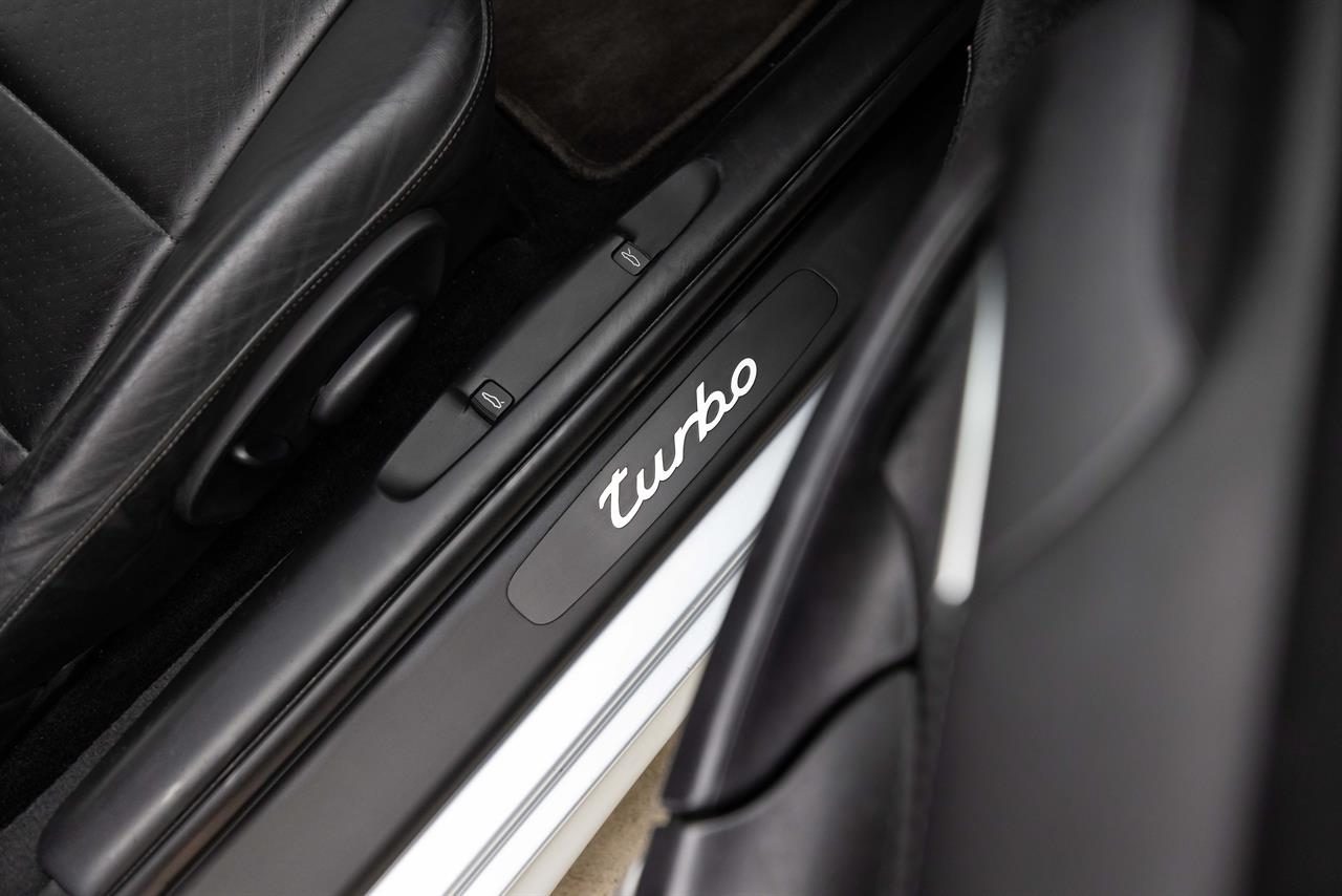 2002 Porsche 911 Turbo Coupe AWD 3.6P 6M 2DR