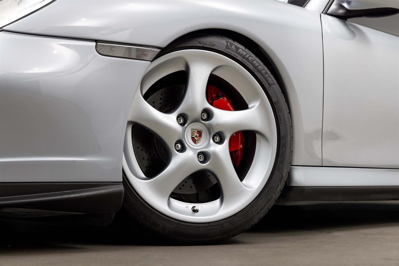 2002 Porsche 911 Turbo Coupe AWD 3.6P 6M 2DR