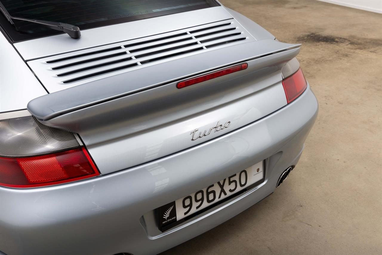 2002 Porsche 911 Turbo Coupe AWD 3.6P 6M 2DR