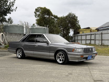 1986 Nissan Laurel C32 factory manual sedan