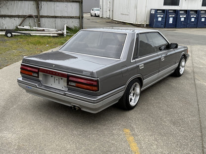 1986 Nissan Laurel C32 factory manual sedan