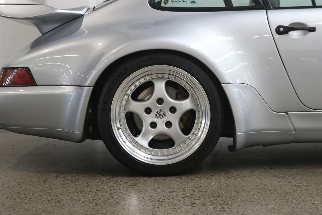 1992 Porsche 911 Carrera 2